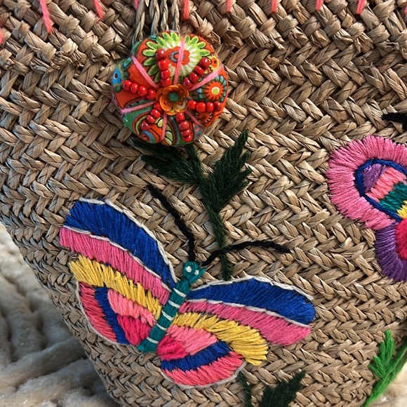 Woven Boho bag made in Indonesia with drawstring - Picture 10 of 11